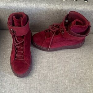 Puma Women’s High-Top Sneakers in Burgundy Suede